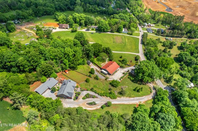 2001 Beals Chapel Rd, Lenoir City, TN 37772