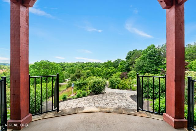 2001 Beals Chapel Rd, Lenoir City, TN 37772