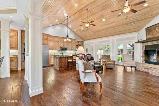2001 Beals Chapel Rd, Lenoir City, TN 37772