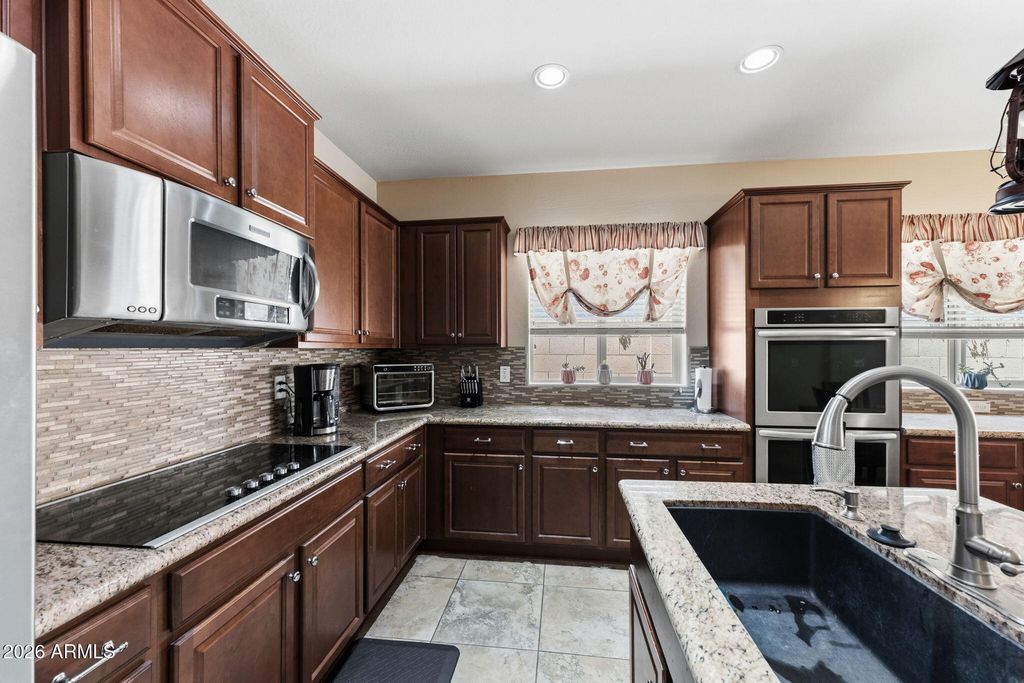 424 E CANYON ROCK Road, San Tan Valley, AZ 85143 — photo 5