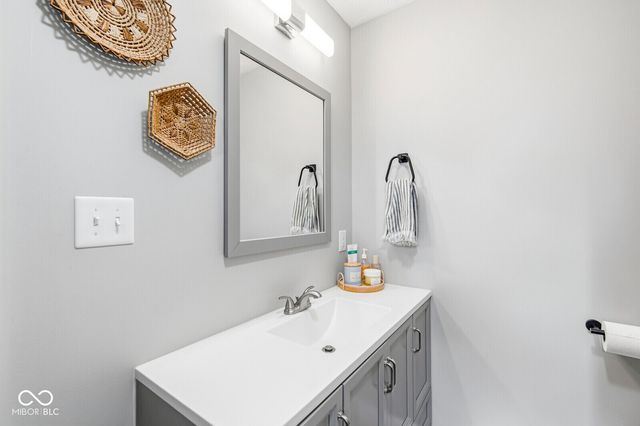 2626 E 500 N, Whiteland, IN 46184