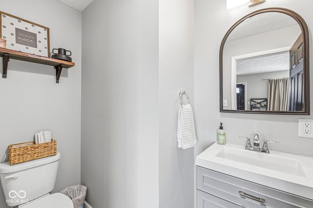 2626 E 500 N, Whiteland, IN 46184