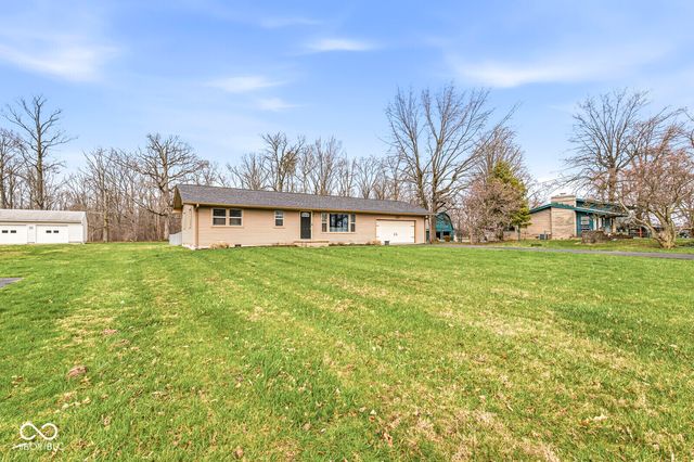 2626 E 500 N, Whiteland, IN 46184