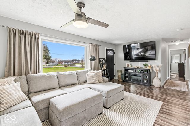 2626 E 500 N, Whiteland, IN 46184