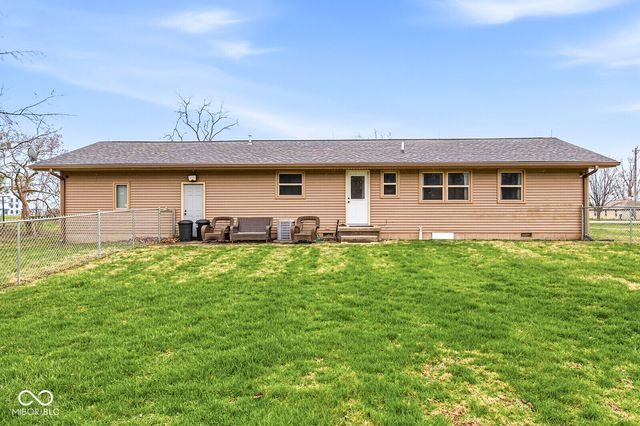 2626 E 500 N, Whiteland, IN 46184