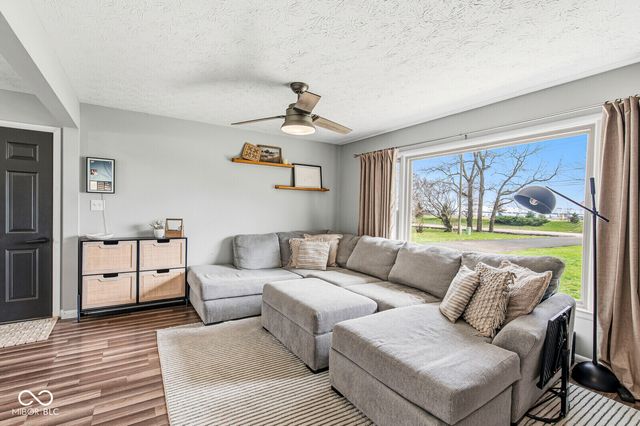 2626 E 500 N, Whiteland, IN 46184