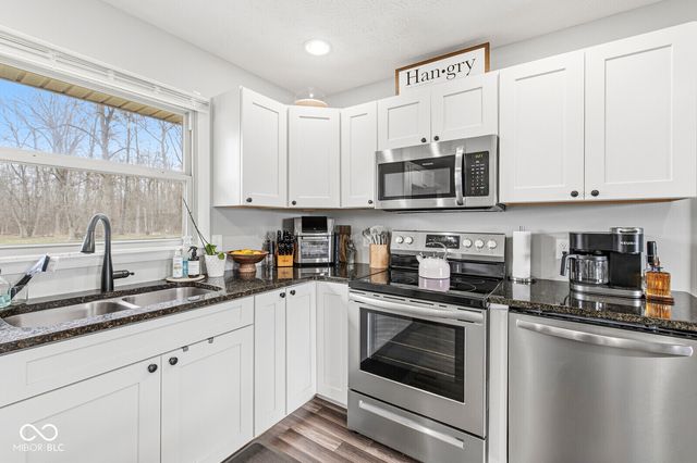 2626 E 500 N, Whiteland, IN 46184