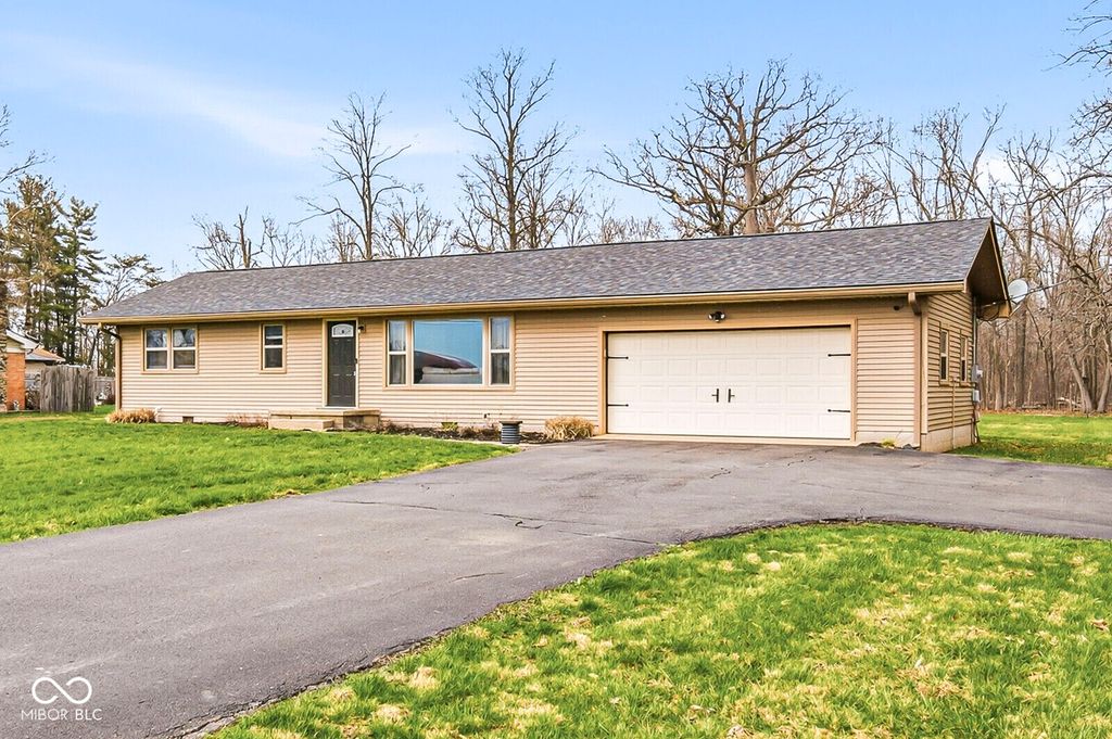2626 E 500 N, Whiteland, IN 46184