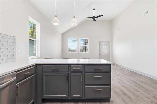 706 Pacific Avenue, Osawatomie, KS 66064
