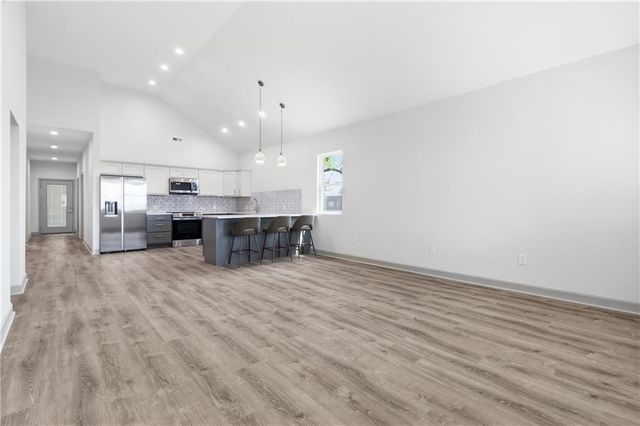 706 Pacific Avenue, Osawatomie, KS 66064