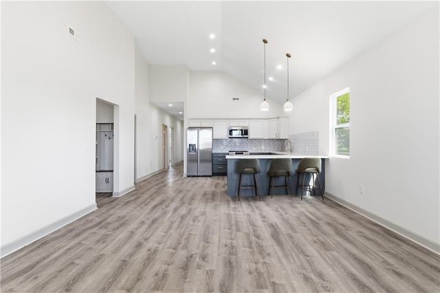 706 Pacific Avenue, Osawatomie, KS 66064
