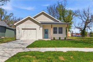 706 Pacific Avenue, Osawatomie, KS 66064