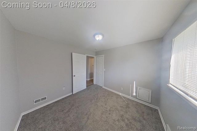 21622 Santa Clara, Detroit, MI 48219