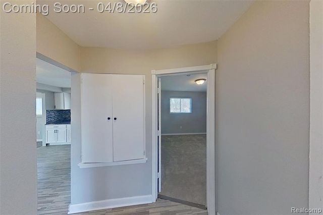 21622 Santa Clara, Detroit, MI 48219