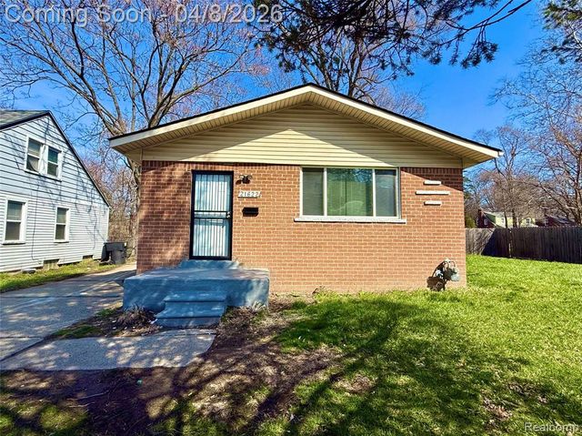 21622 Santa Clara, Detroit, MI 48219