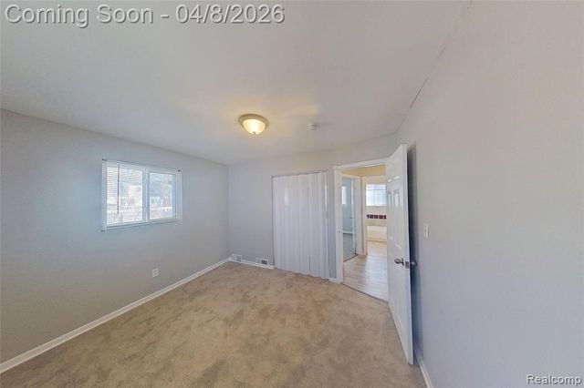 21622 Santa Clara, Detroit, MI 48219