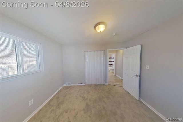 21622 Santa Clara, Detroit, MI 48219