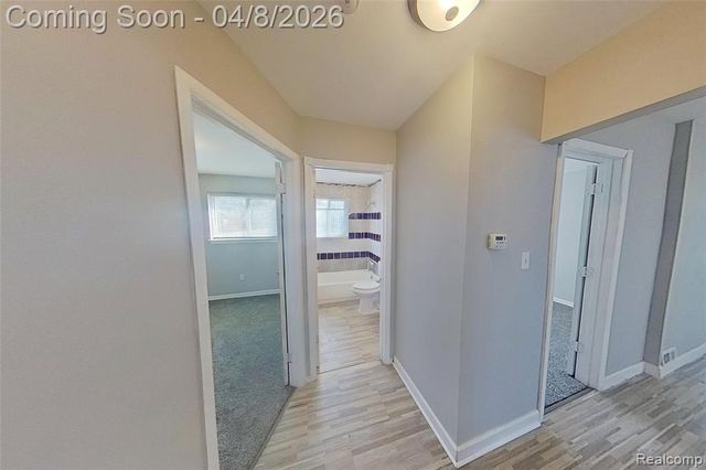 21622 Santa Clara, Detroit, MI 48219