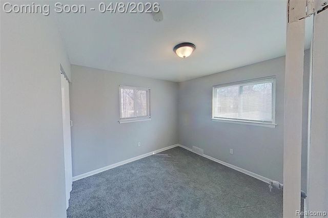 21622 Santa Clara, Detroit, MI 48219
