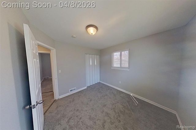 21622 Santa Clara, Detroit, MI 48219