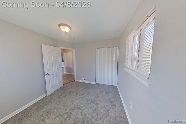 21622 Santa Clara, Detroit, MI 48219