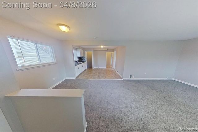 21622 Santa Clara, Detroit, MI 48219