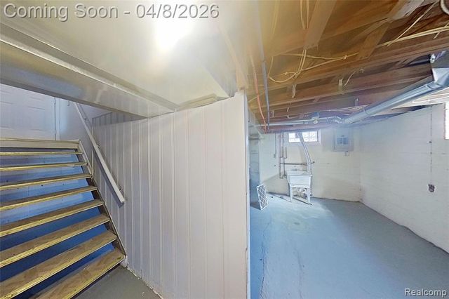 21622 Santa Clara, Detroit, MI 48219