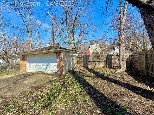 21622 Santa Clara, Detroit, MI 48219
