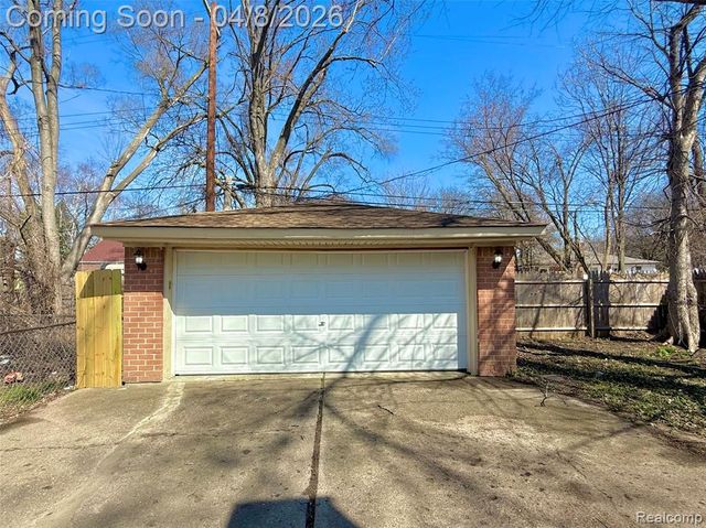 21622 Santa Clara, Detroit, MI 48219