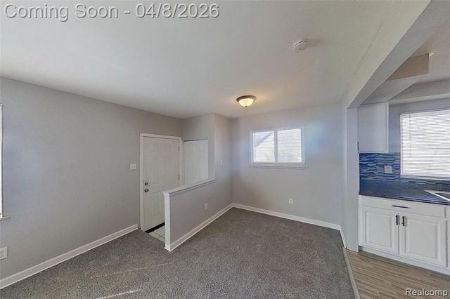 21622 Santa Clara, Detroit, MI 48219