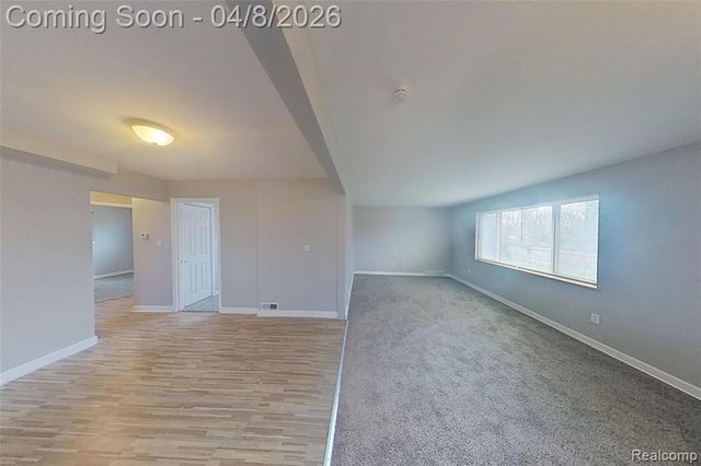 21622 Santa Clara, Detroit, MI 48219