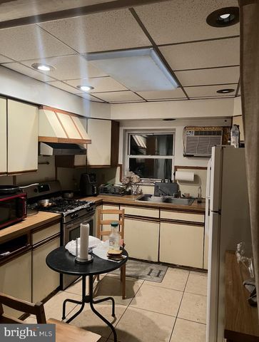 606 JOHNSTON ST, Philadelphia, PA 19148