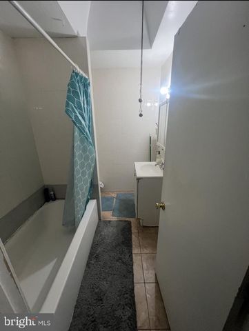 606 JOHNSTON ST, Philadelphia, PA 19148