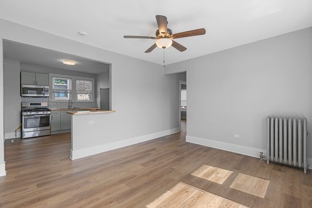3222 W Grace Street 1E, Chicago, IL 60618