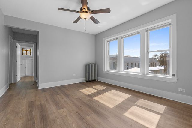 3222 W Grace Street 1E, Chicago, IL 60618