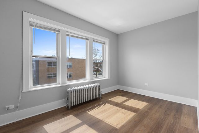 3222 W Grace Street 1E, Chicago, IL 60618