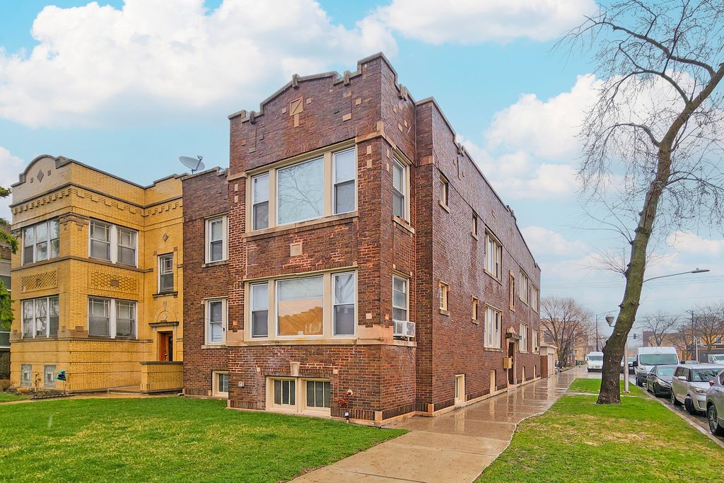 3222 W Grace Street 1E, Chicago, IL 60618