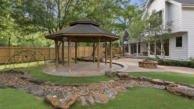 10909 Sweetspire Place, The Woodlands, TX 77380