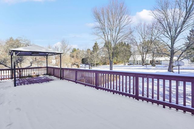 6 Katie St, Wilbraham, MA 01095