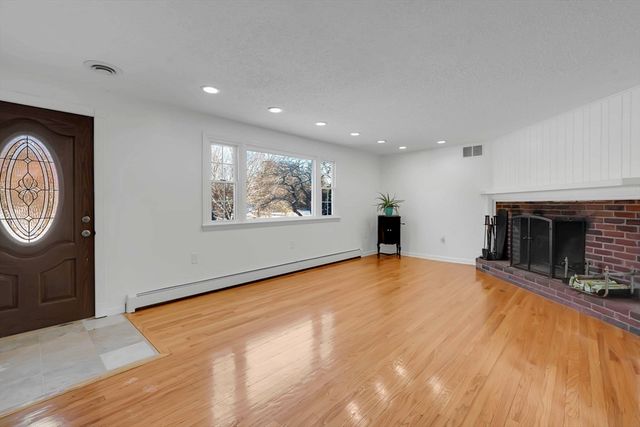 6 Katie St, Wilbraham, MA 01095