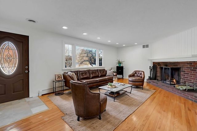 6 Katie St, Wilbraham, MA 01095