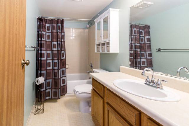 61137 Greenwood Drive, South Lyon, MI 48178