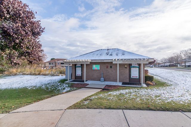 61137 Greenwood Drive, South Lyon, MI 48178