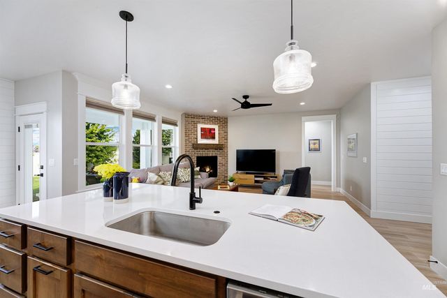 5463 N Exeter Way, Meridian, ID 83646