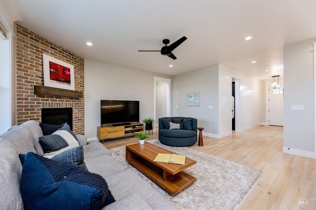 5463 N Exeter Way, Meridian, ID 83646