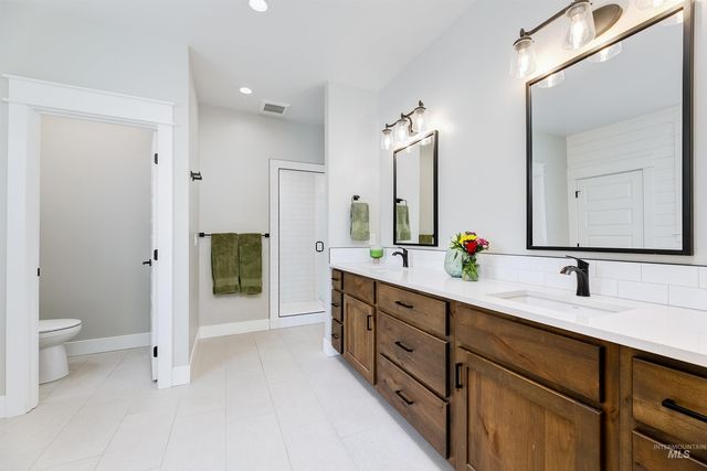 5463 N Exeter Way, Meridian, ID 83646