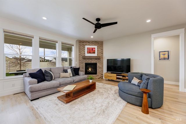 5463 N Exeter Way, Meridian, ID 83646