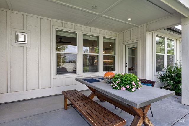 5463 N Exeter Way, Meridian, ID 83646