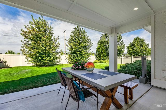 5463 N Exeter Way, Meridian, ID 83646