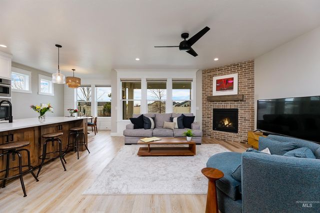 5463 N Exeter Way, Meridian, ID 83646